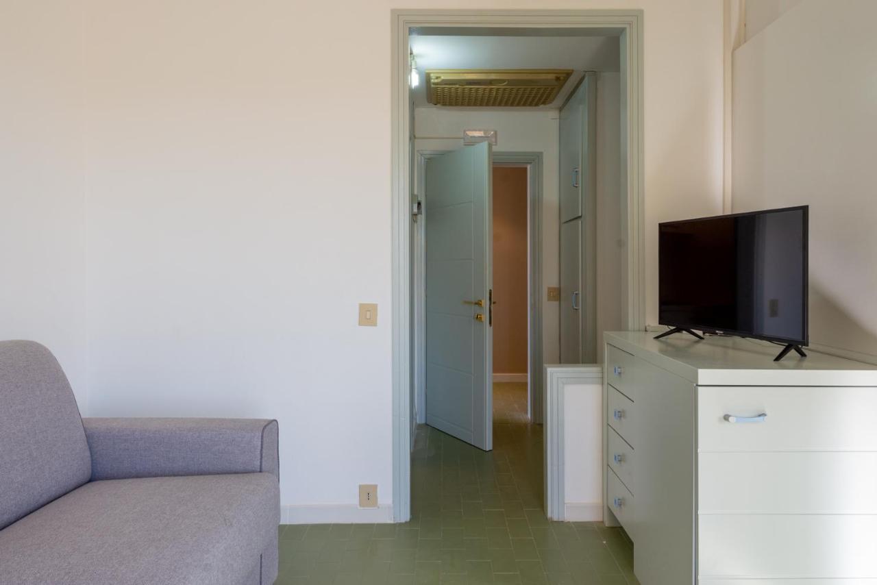 Residence Marina Di Cecina Exteriör bild
